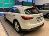 Infiniti QX70