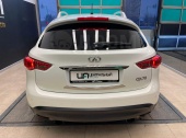 Infiniti QX70