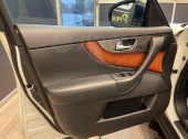 Infiniti QX70