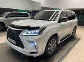 Lexus LX570