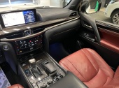 Lexus LX570