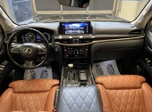 Lexus LX570