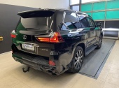 Lexus LX570