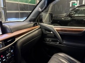 Lexus LX570