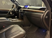 Lexus LX570