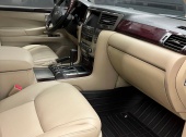 Lexus LX570